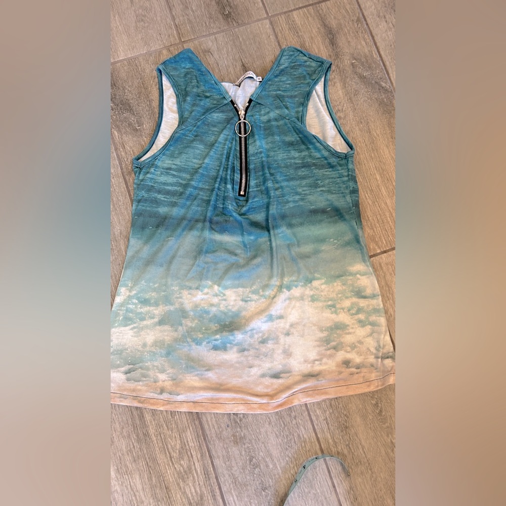 Misslook brand sleeveless top. Excellent condition. Medium.